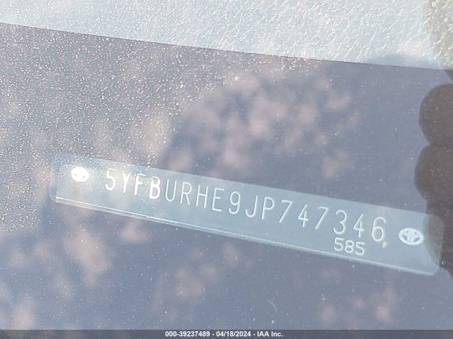 Toyota COROLLA SE 2018 5YFBURHE9JP747346 Image 9