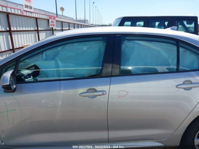 5YFEPMAE1MP210511 Toyota COROLLA LE