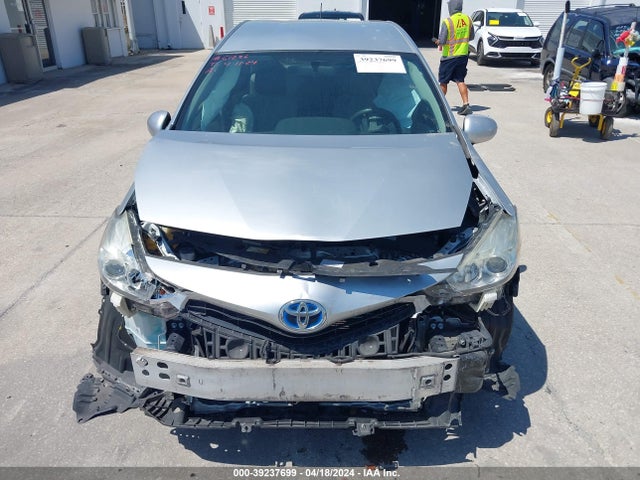 Toyota Prius V Three 2015 JTDZN3EU8FJ018612 Image 12