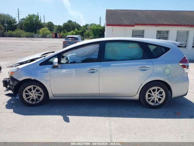 Toyota Prius V Three 2015 JTDZN3EU8FJ018612 Image 14