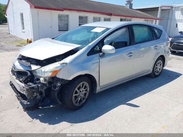 Toyota Prius V Three 2015 JTDZN3EU8FJ018612 Image 2