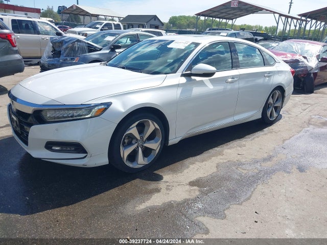 Honda Accord Touring 2018 1HGCV1F97JA013674 Image 2