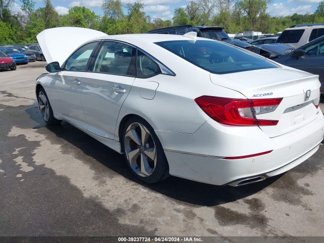 Honda Accord Touring 2018 1HGCV1F97JA013674 Image 3