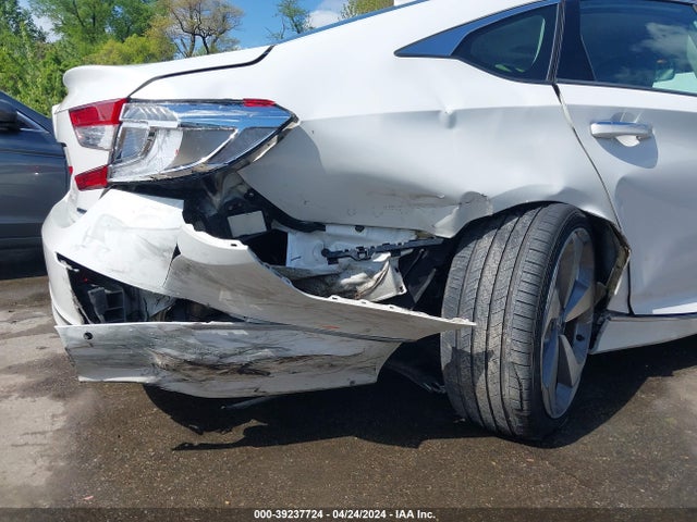 Honda Accord Touring 2018 1HGCV1F97JA013674 Image 6