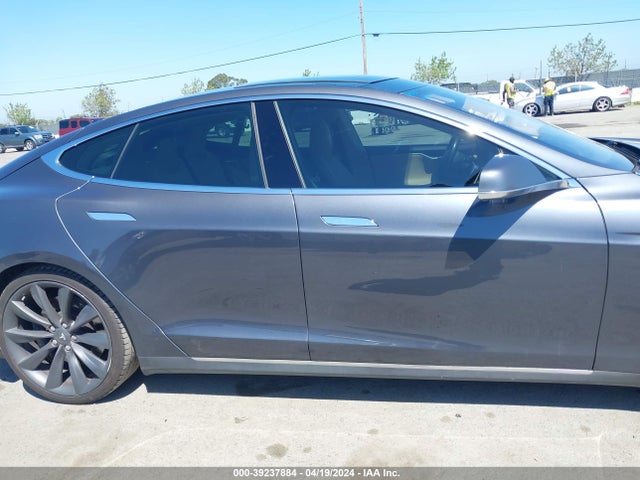 Tesla Model S 60/70/85 2015 5YJSA1S1XFFP72730 Image 13