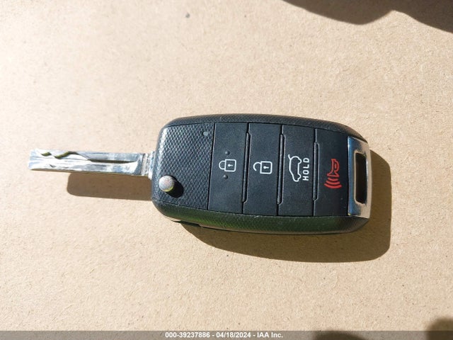 KIA Soul 2017 KNDJN2A29H7504163 Image 11