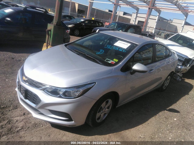 Chevrolet Cruze Ls Auto 2018 1G1BC5SM4J7211930 Image 2