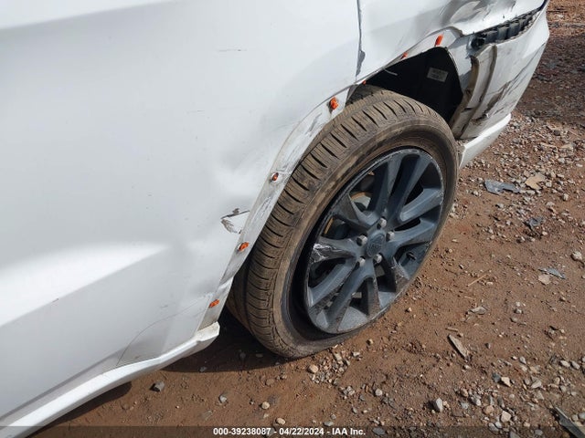 1C4RJEAG9JC380615 Jeep Grand Cherokee Altitude 4x2