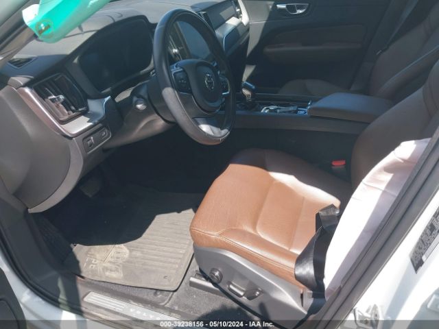 LYV102RK2JB122397 Volvo Xc60 T5 Momentum