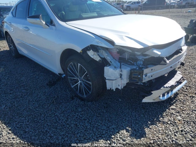 Lexus ES 300H 2022 58ADA1C13NU025584 Image 17