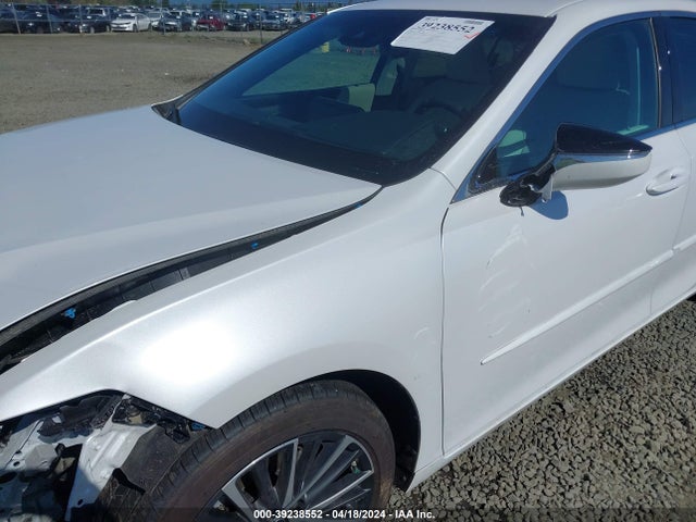Lexus ES 300H 2022 58ADA1C13NU025584 Image 18
