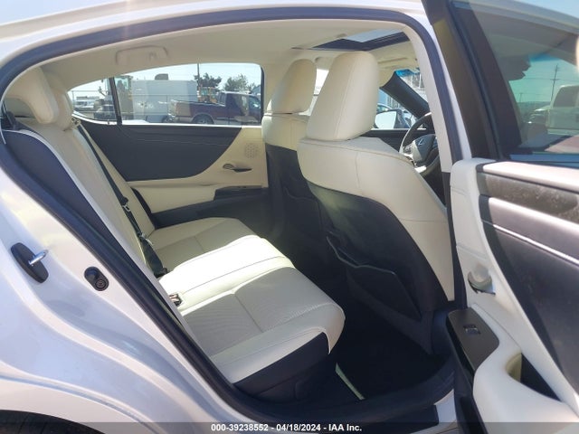 Lexus ES 300H 2022 58ADA1C13NU025584 Image 8
