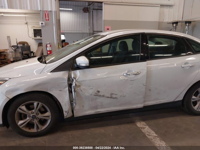 Ford FOCUS SE 2014 1FADP3F22EL391042 Image 6