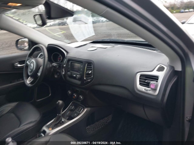 Jeep Compass Latitude 4x4 2018 3C4NJDBB9JT483677 Image 5