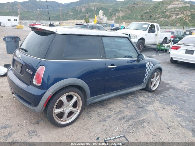 2006 MINI COOPER S WMWRE33586TJ37449 Photo 3