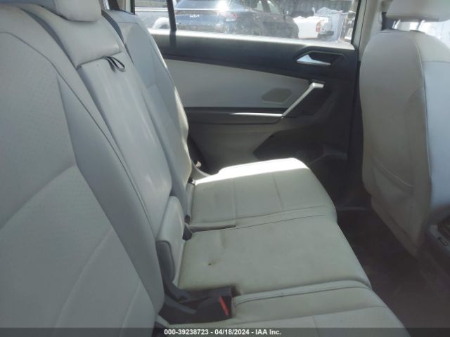 3VV3B7AX6KM197818 Volkswagen Tiguan