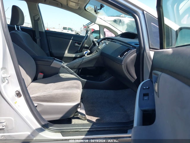 Toyota Prius Two 2015 JTDKN3DU6F0484239 Image 5