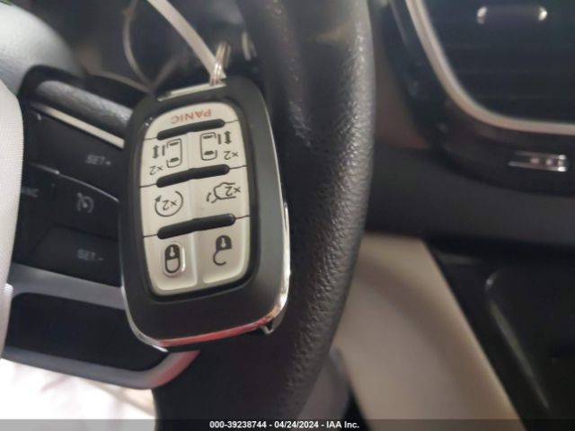 2C4RC1DG7MR539058 Chrysler Voyager Lxi