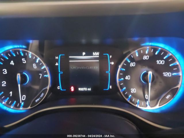 2C4RC1DG7MR539058 Chrysler Voyager Lxi