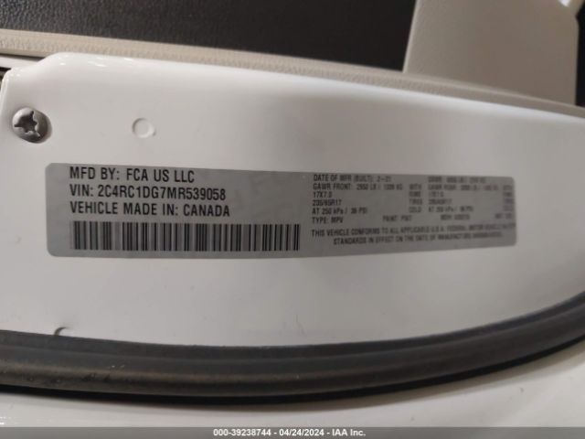 2C4RC1DG7MR539058 Chrysler Voyager Lxi