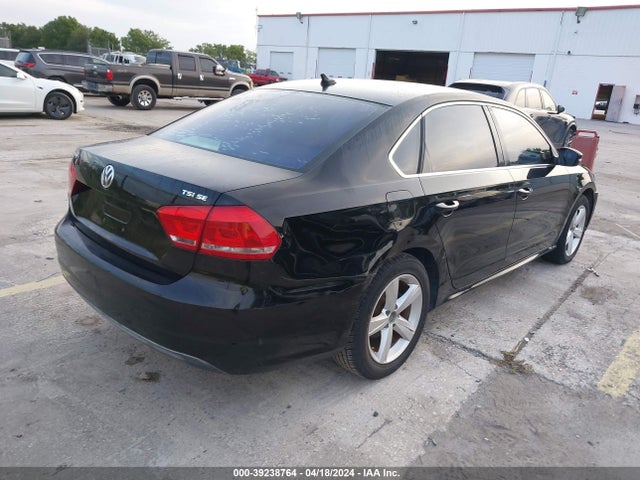 1VWBS7A31EC049943 Volkswagen Passat 1.8t Se