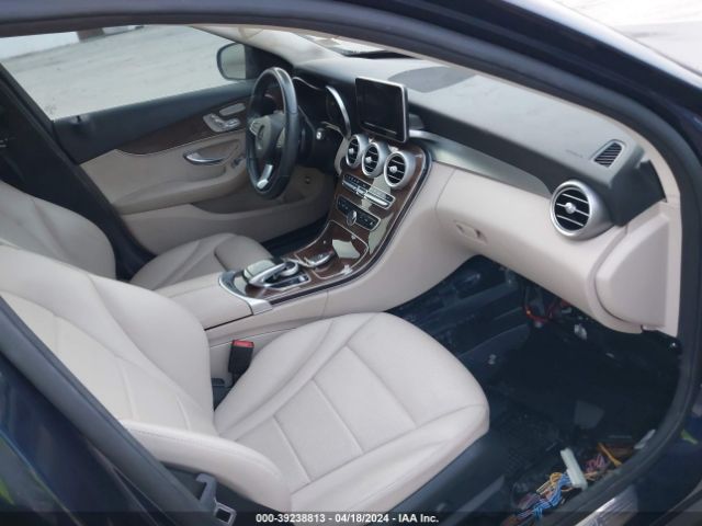 55SWF4JB0GU169123 Mercedes-Benz C 300 Luxury/sport