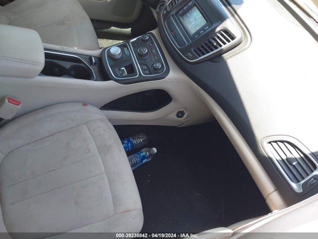 Chrysler 200 Limited 2015 1C3CCCAB8FN689579 Image 5