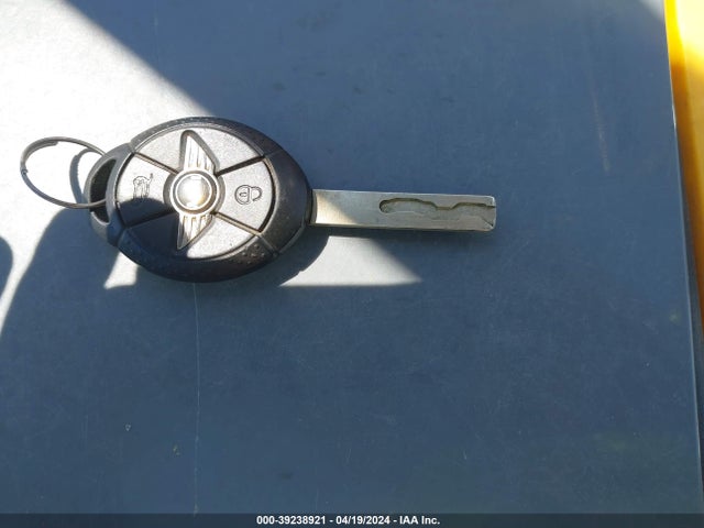 2005 MINI COOPER S WMWRE33555TL15526 Photo 10