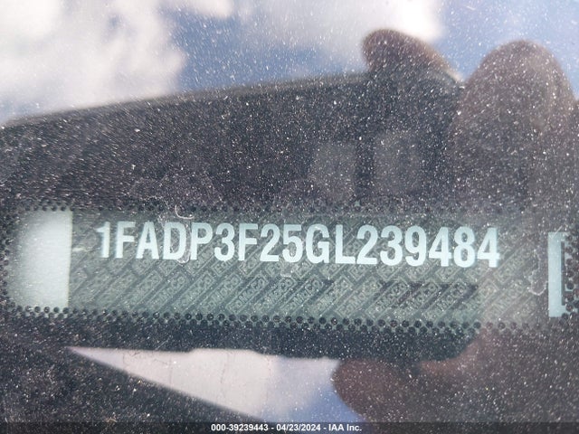Ford FOCUS SE 2016 1FADP3F25GL239484 Image 9