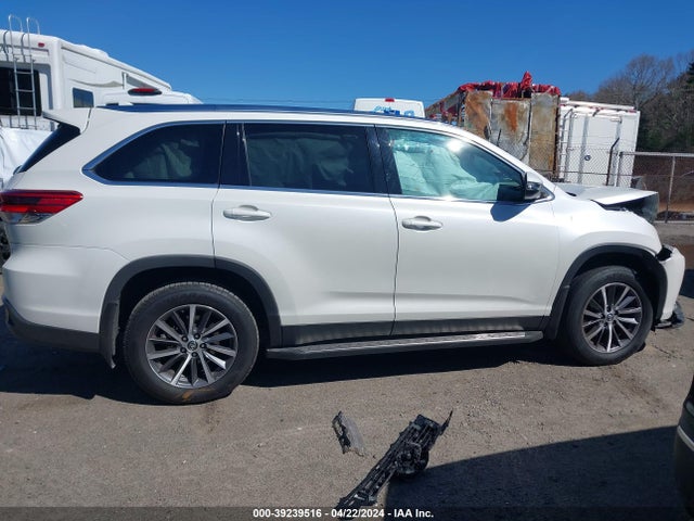 Toyota Highlander Xle 2019 5TDJZRFH2KS588124 Image 13