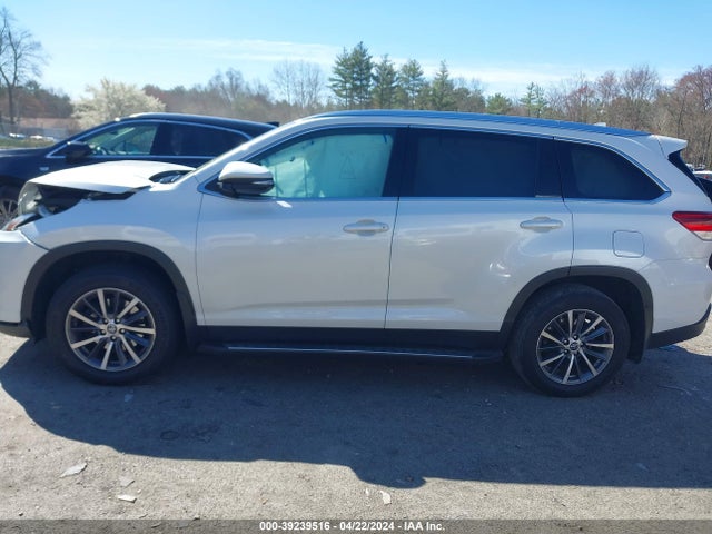 Toyota Highlander Xle 2019 5TDJZRFH2KS588124 Image 14