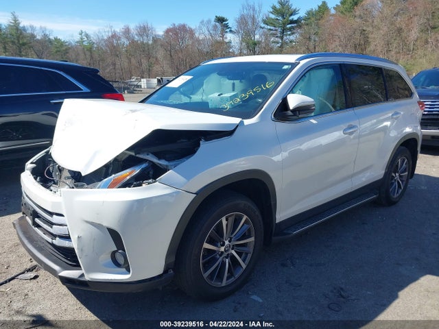 Toyota Highlander Xle 2019 5TDJZRFH2KS588124 Image 2