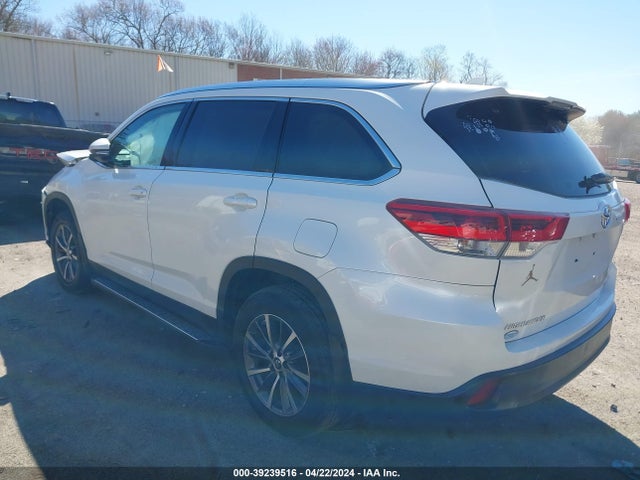 Toyota Highlander Xle 2019 5TDJZRFH2KS588124 Image 3