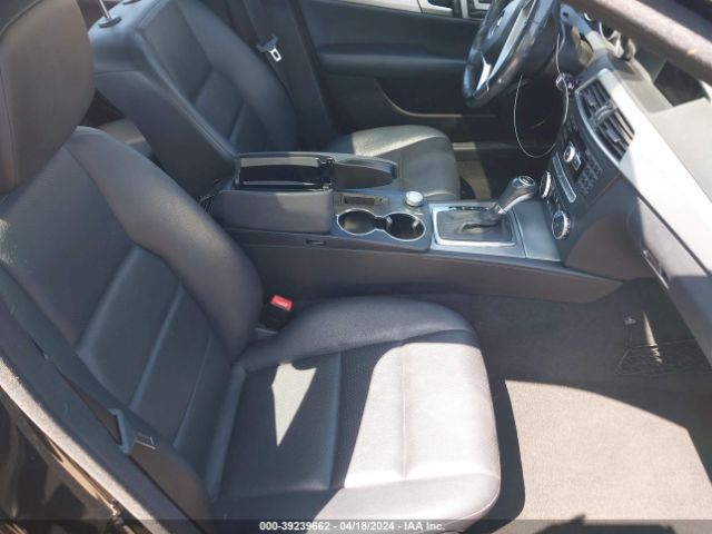 WDDGF8AB0ER320567 Mercedes-Benz C 300 Luxury 4matic/sport 4matic