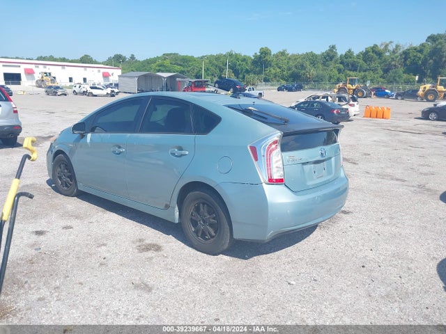 Toyota Prius Three 2014 JTDKN3DU6E1833005 Image 3