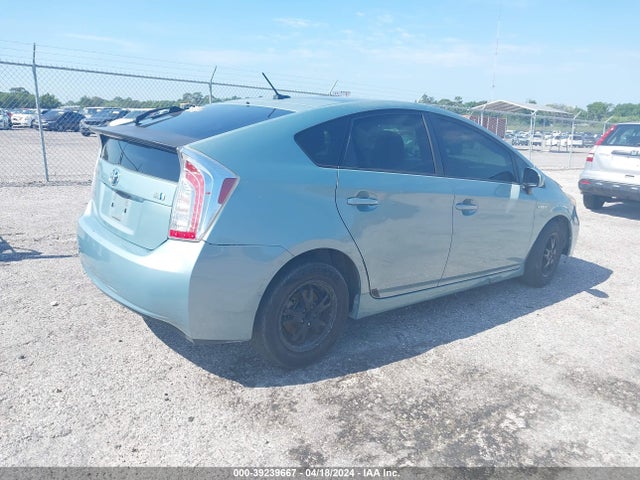 Toyota Prius Three 2014 JTDKN3DU6E1833005 Image 4
