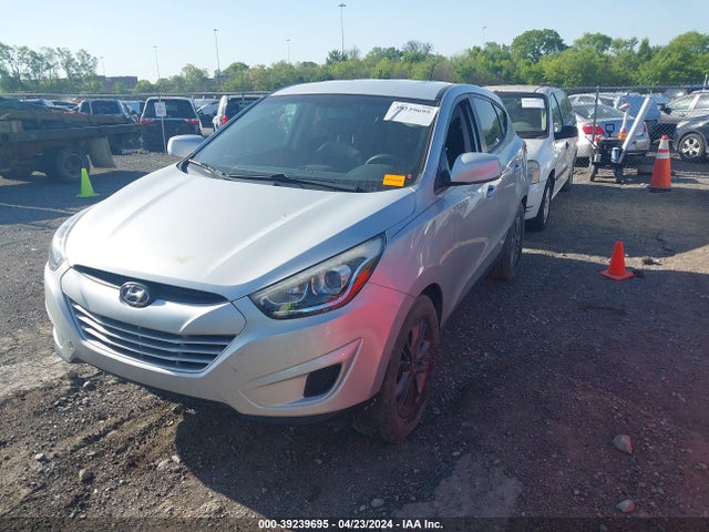 Hyundai TUCSON GLS 2015 KM8JT3AF9FU028053 Image 2