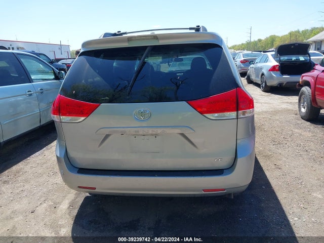Toyota SIENNA LE 2014 5TDKK3DCXES432026 Image 16