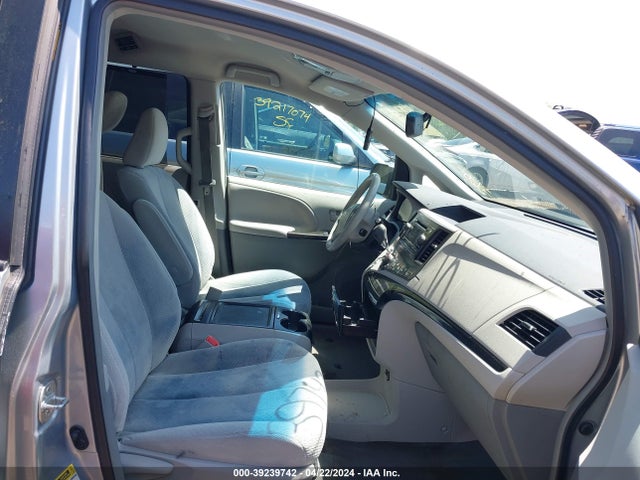 Toyota SIENNA LE 2014 5TDKK3DCXES432026 Image 5