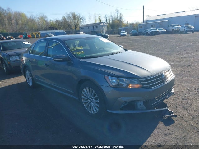 2017 1VWBT7A35HC072966 main image