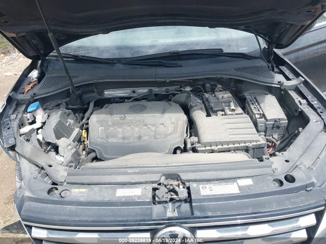 3VV3B7AX9JM011817 Volkswagen Tiguan 2.0t Se/2.0t Sel