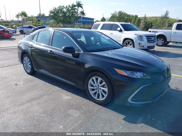 Toyota CAMRY LE 2022 4T1C11AK5NU663723 Image 1