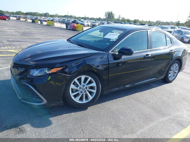 Toyota CAMRY LE 2022 4T1C11AK5NU663723 Image 2