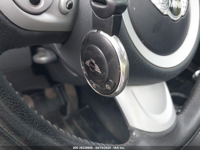 2008 MINI COOPER WMWMF33518TU65645 Photo 10