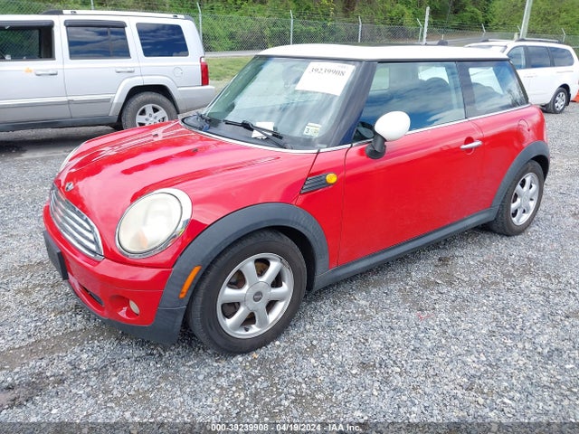 2008 MINI COOPER WMWMF33518TU65645 Photo 1