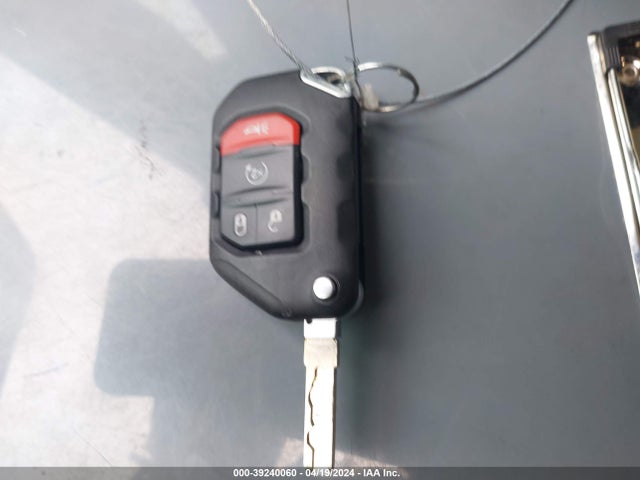 1C4HJXEN1MW670799 Jeep Wrangler Unlimited Sahara Altitude 4x4