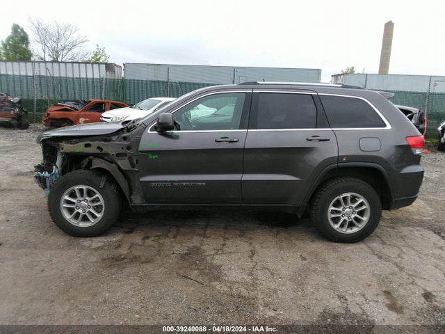 1C4RJFAG5KC566532 Jeep Grand Cherokee Laredo E 4x4
