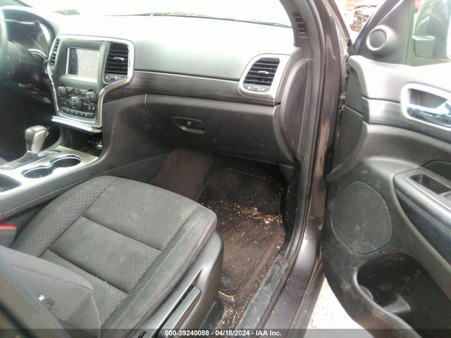 1C4RJFAG5KC566532 Jeep Grand Cherokee Laredo E 4x4