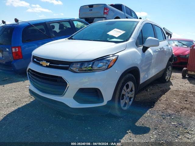 Chevrolet TRAX LS 2018 KL7CJKSB6JB701441 Image 2