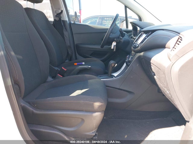 Chevrolet TRAX LS 2018 KL7CJKSB6JB701441 Image 5